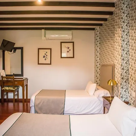 Hotel A Casa Do Rio 2*